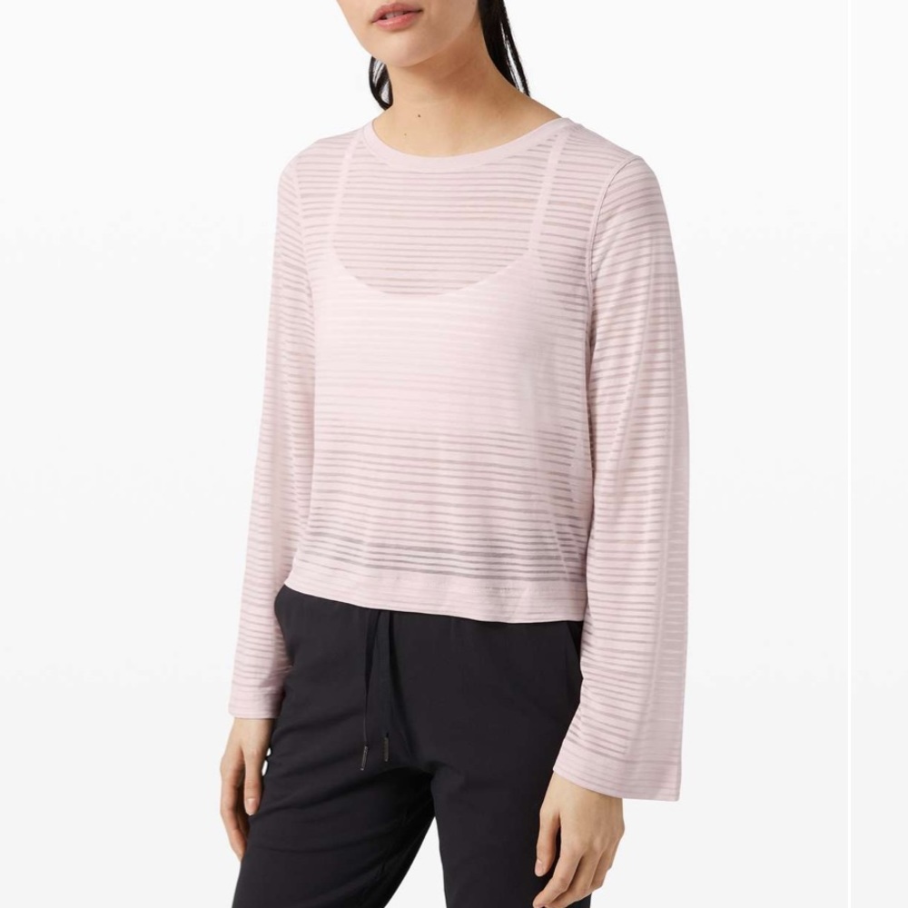 Lululemon Clear and Present Long Sleeve size 8 - misty pink - waist length